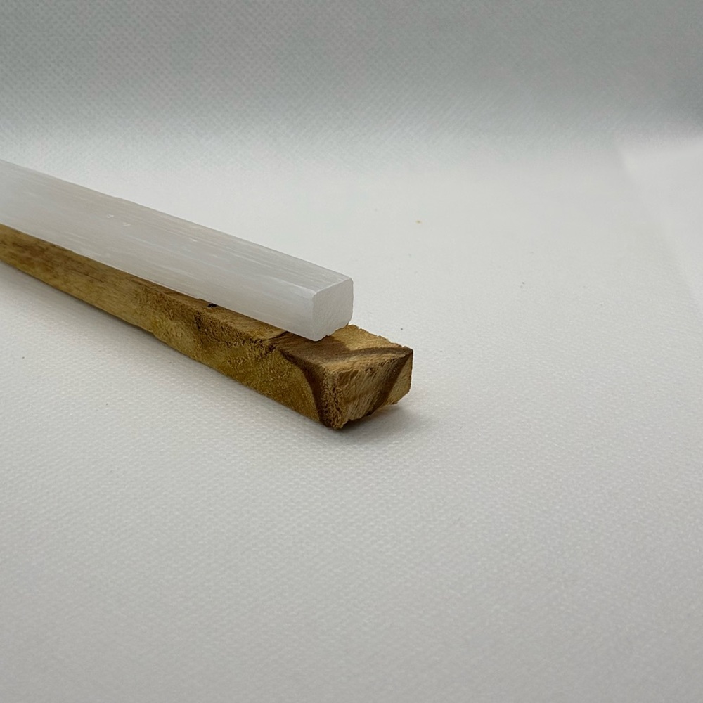 Mini Cleanse Kit - Purify and Protect with Selenite and Palo Santo - Picture 3 of 5